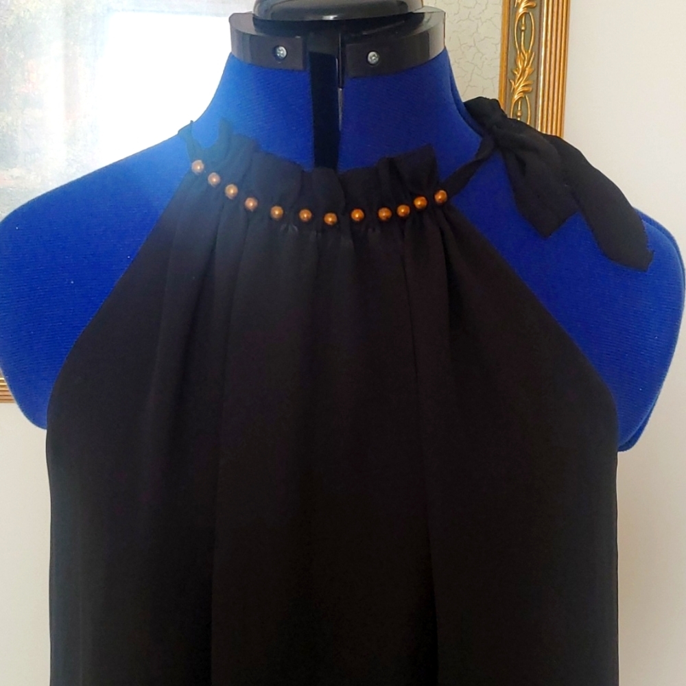 Fancy black top - Picture 5 of 5